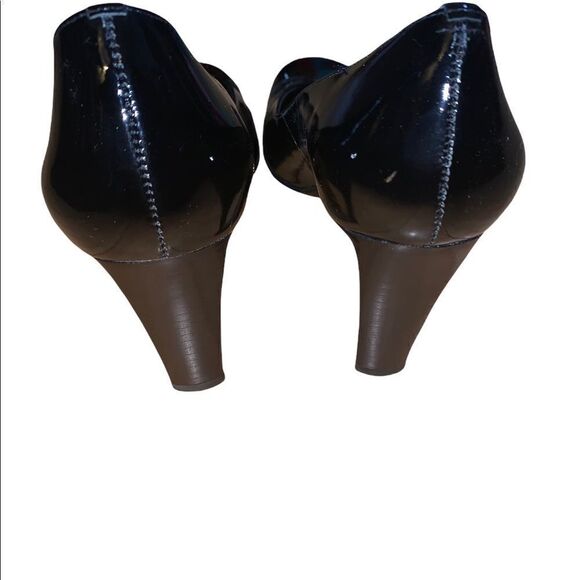 Etienne Aigner “Calvin” Patent Leather Pumps - Picture 5 of 7